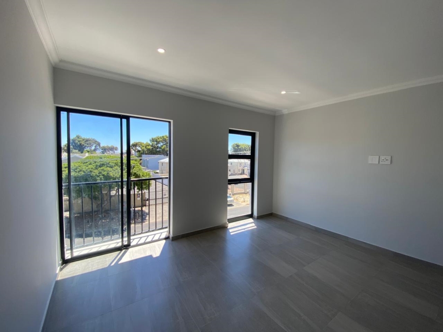 1 Bedroom Property for Sale in Table View Western Cape